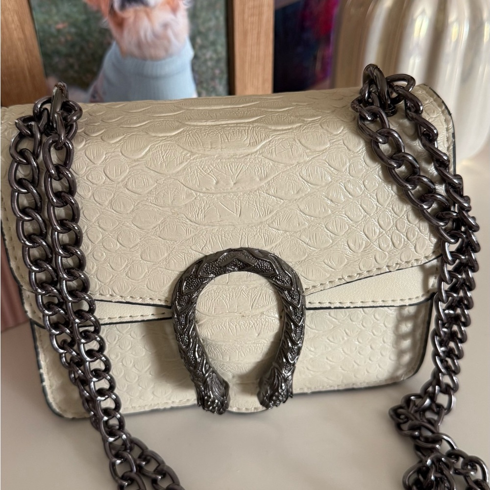 Elegant Cream Chain Shoulder Bag